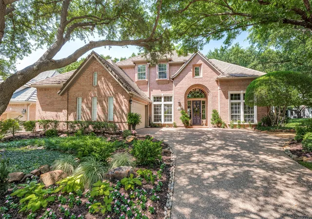Photo 2 of Single family home for sale at 3101 Hampshire Ct, Frisco, TX 75034 | MLS# 21269115 | Listing updated on 2026-08-01