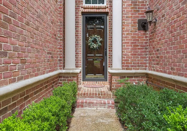 Photo 2 of Townhouse for sale at 4222 Spyglass Hill Ln, Irving, TX 75038 | MLS# 21270262 | Listing updated on 2026-09-27