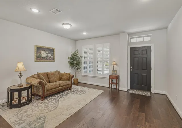 Photo 3 of Single family home for sale at 7521 Pondview Ln, Fort Worth, TX 76123 | MLS# 21269015 | Listing updated on 2026-09-10