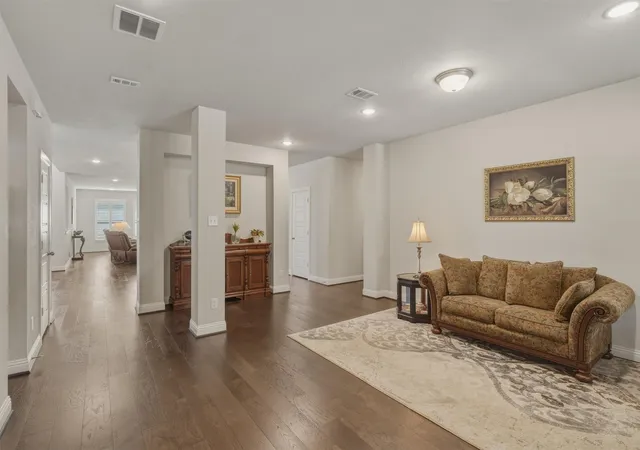 Photo 3 of Single family home for sale at 7521 Pondview Ln, Fort Worth, TX 76123 | MLS# 21269015 | Listing updated on 2026-09-10