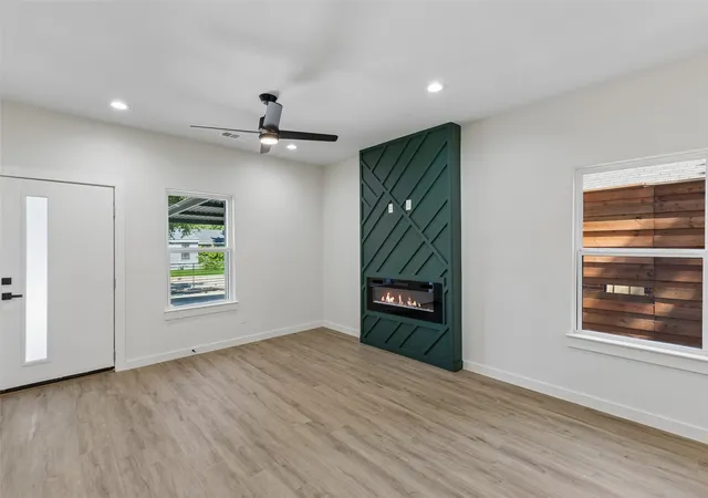 Photo 4 of Single family home for sale at 3324 Navaro St, Dallas, TX 75212 | MLS# 21269329 | Listing updated on 2026-09-10