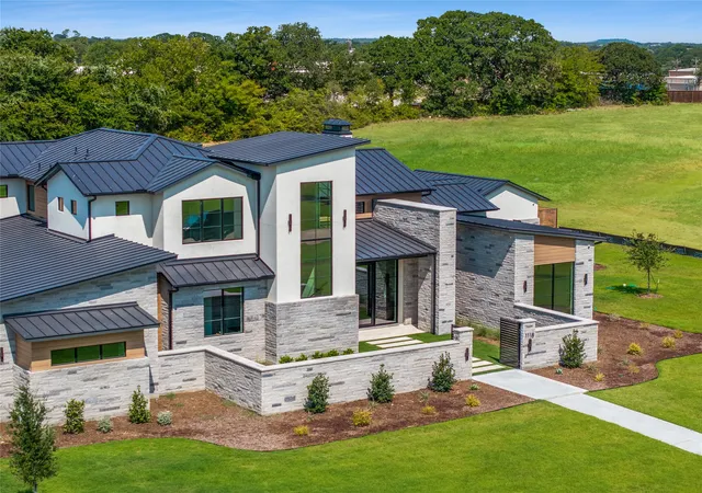 Photo 3 of Mansion for sale at 1118 Pitner Ct, Argyle, TX 76226 | MLS# 21271670 | Listing updated on 2026-09-12