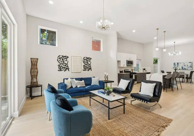 Photo 3 of Single family home for sale at 3604 Colonial Ave, Dallas, TX 75215 | MLS# 21269261 | Listing updated on 2026-10-22