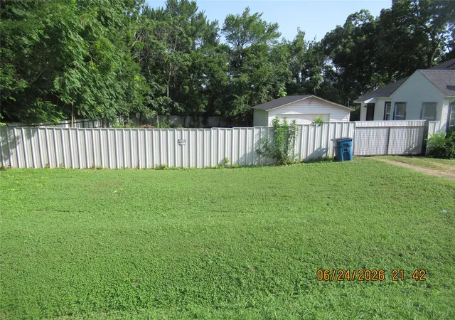 Photo 2 of Single family home for sale at 201 E Dallas St, Hutchins, TX 75141 | MLS# 21271732 | Listing updated on 2026-07-29