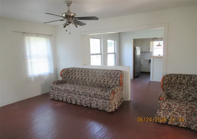 Photo 3 of Single family home for sale at 201 E Dallas St, Hutchins, TX 75141 | MLS# 21271732 | Listing updated on 2026-07-29