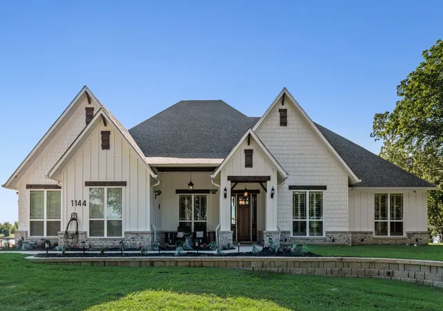 Photo 2 of Single family home for sale at 1144 Paradise Cvs, Streetman, TX 75859 | MLS# 21271785 | Listing updated on 2026-09-11