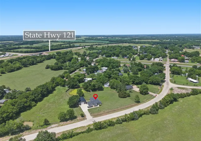 Photo 4 of Single family home for sale at 1501 Business Hwy 121, Trenton, TX 75490 | MLS# 21258343 | Listing updated on 2026-10-02