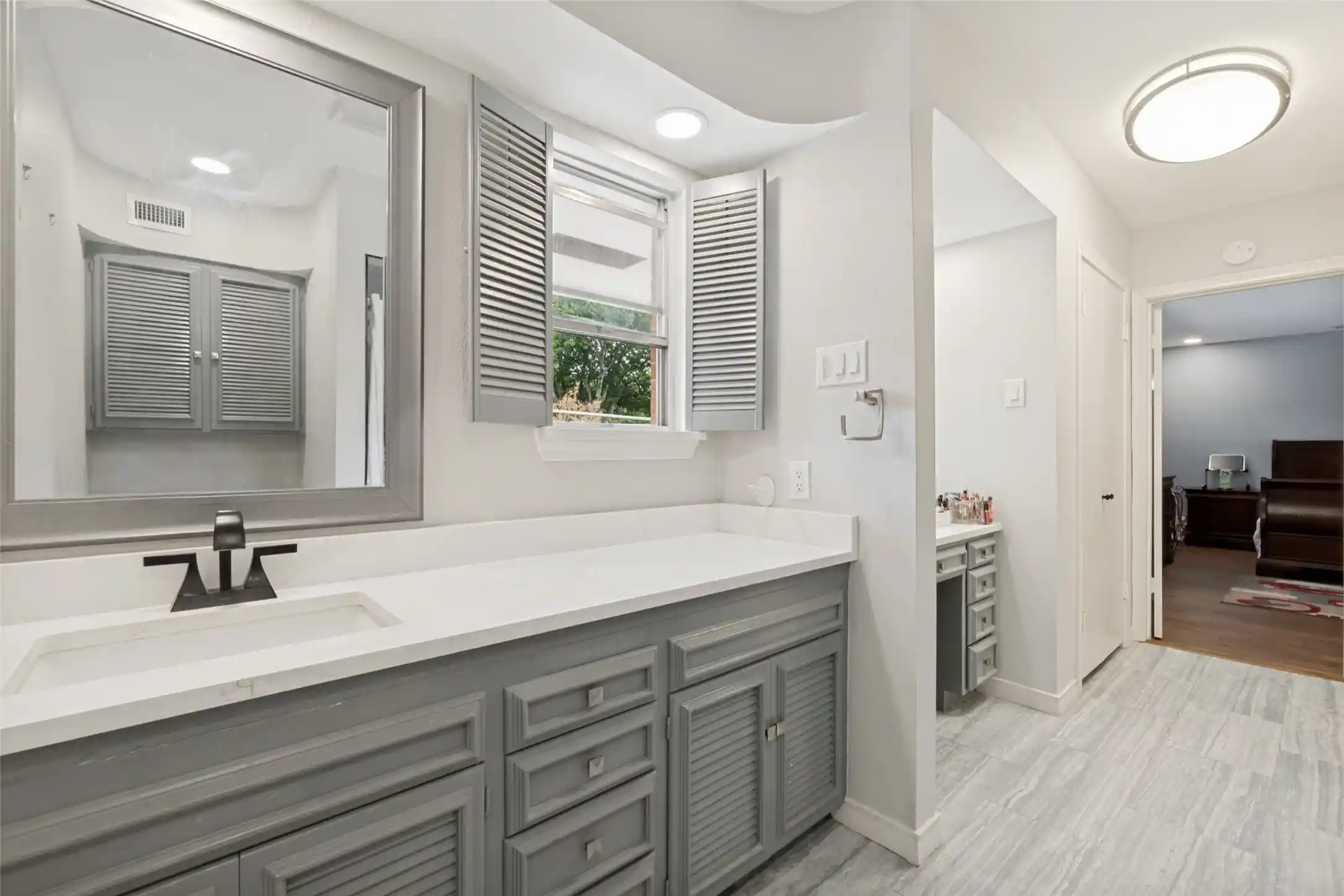 Listing Photo 12 - Condo for sale in 6321 Bandera Ave located at 6321 Bandera Ave, Dallas, TX 75225 - Unit 6321 Bandera Ave