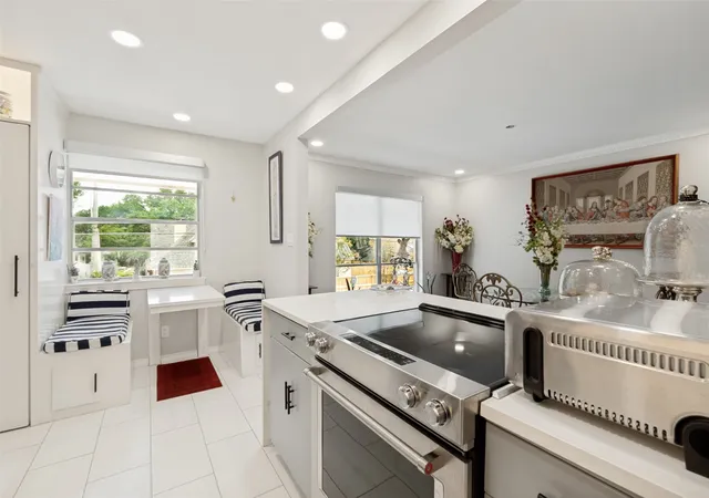Listing Photo 4 - Condo for sale in building located at 6321 Bandera Ave, Dallas, TX 75225 - Unit #D