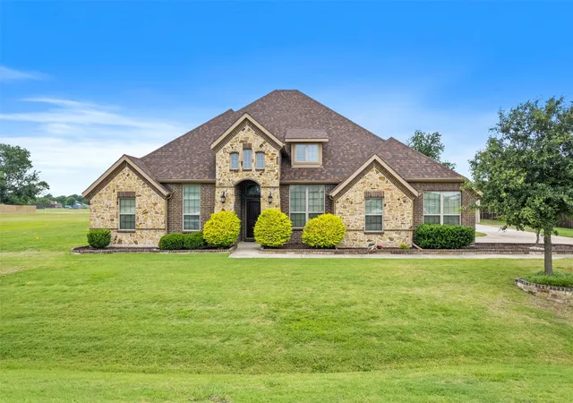 Photo 2 of Single family home for sale at 1111 Yukon Blvd, Waxahachie, TX 75167 | MLS# 21272550 | Listing updated on 2026-07-30