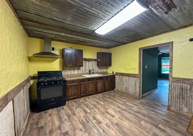 Photo 3 of Sale Pending at 606 Lilly St, Cleburne, TX 76033 | MLS# 21272574 | Listing updated on 2026-09-20
