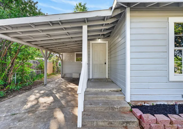 Photo 3 of Single family home for sale at 2006 20Th St, Mineral Wells, TX 76067 | MLS# 21272611 | Listing updated on 2026-10-06