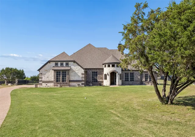 Photo 1 of Sale Pending at 2015 Alps Ct, Cedar Hill, TX 75104 | MLS# 21272647 | Listing updated on 2026-09-17