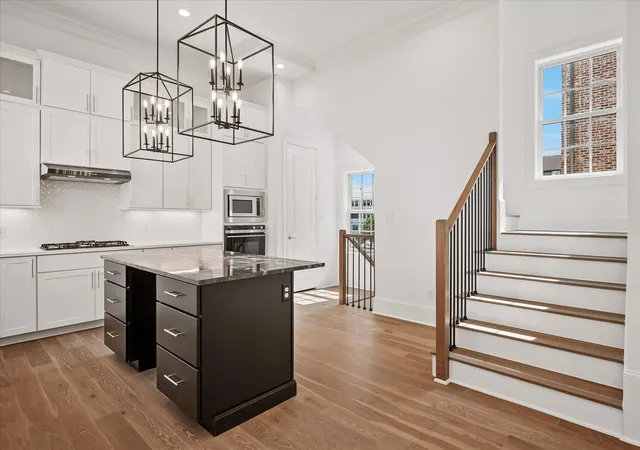 Photo 4 of Townhouse for sale at 5033 Magnolia Cir, Addison, TX 75001 | MLS# 21272892 | Listing updated on 2026-09-13