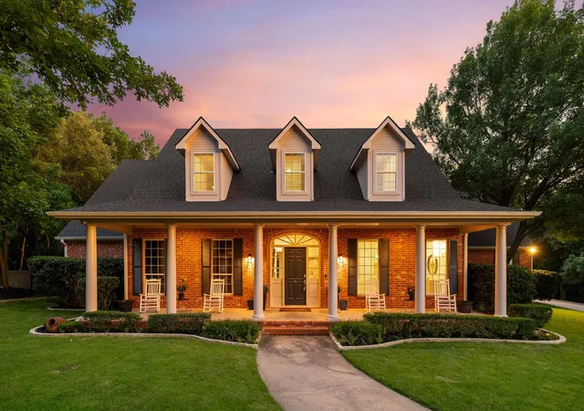 Photo 2 of Single family home for sale at 5 Meadowbrook Cir, Melissa, TX 75454 | MLS# 21272593 | Listing updated on 2026-09-22