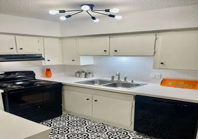 Photo 4 of Condo for sale at 5212 Fleetwood Oaks Ave #201 Bldg G, Dallas, TX 75235 | MLS# 21271700 | Listing updated on 2026-09-27
