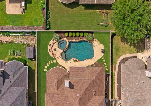 Photo 2 of Single family home for sale at 8105 Blue Hole Ct, Mc Kinney, TX 75070 | MLS# 21268812 | Listing updated on 2026-09-13
