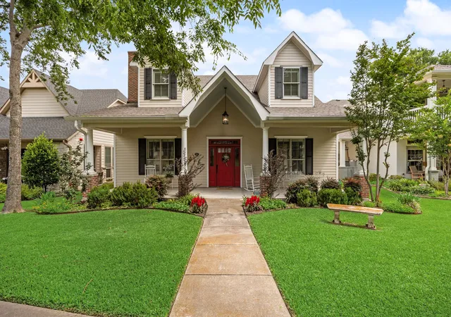 Photo 1 of Single family home for sale at 895 Ivy Ln, Rockwall, TX 75087 | MLS# 21273303 | Listing updated on 2026-09-12