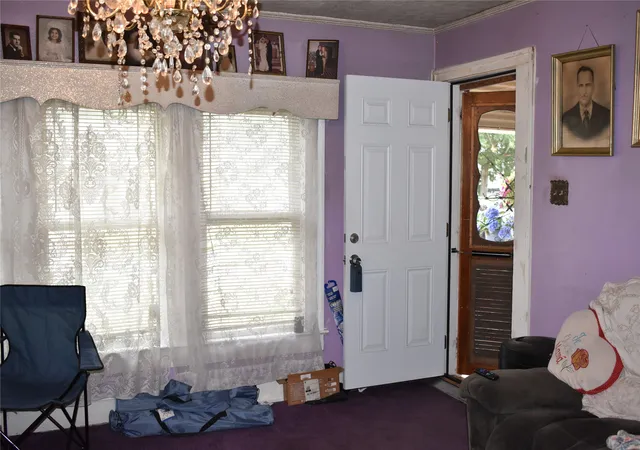 Photo 3 of Single family home for sale at 811 Buckalew St, Dallas, TX 75208 | MLS# 21273363 | Listing updated on 2026-09-09