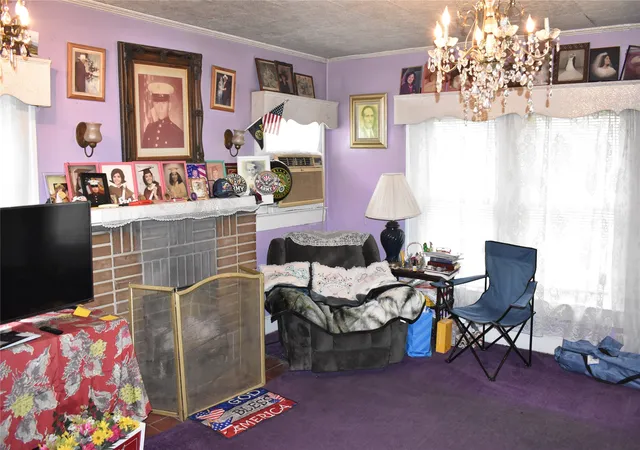 Photo 4 of Single family home for sale at 811 Buckalew St, Dallas, TX 75208 | MLS# 21273363 | Listing updated on 2026-09-09