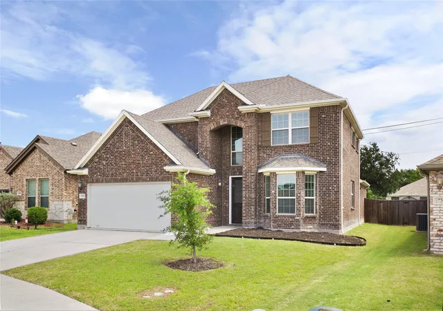 Single family home for sale at 6800 Elm St, Rowlett, TX 75089 | MLS# 21273409