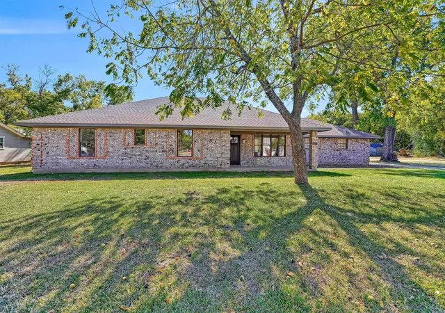 Photo 1 of Single family home for sale at 608 North Ave, Whitesboro, TX 76273 | MLS# 21273511 | Listing updated on 2026-09-14