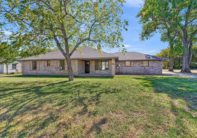 Photo 3 of Single family home for sale at 608 North Ave, Whitesboro, TX 76273 | MLS# 21273511 | Listing updated on 2026-09-14