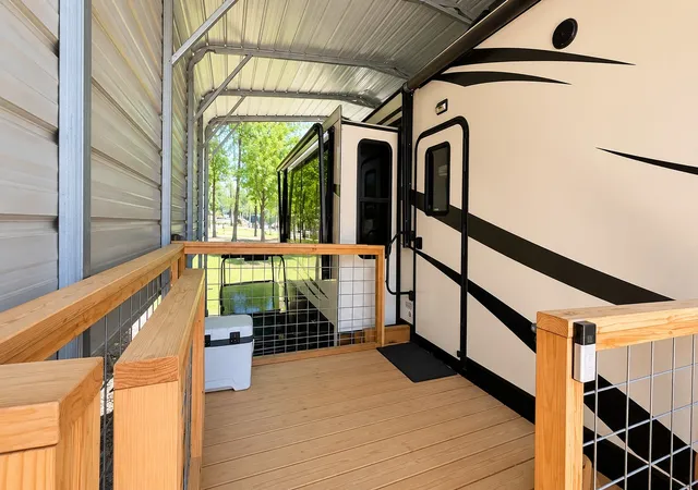 Photo 3 of Single family home for sale at 1063 Holiday Village Dr, Quitman, TX 75783 | MLS# 21273382 | Listing updated on 2026-09-17