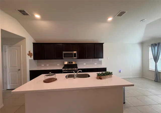 Photo 4 of Single family home for sale at 14525 Serrano Ridge Rd, Haslet, TX 76052 | MLS# 21273475 | Listing updated on 2026-09-10