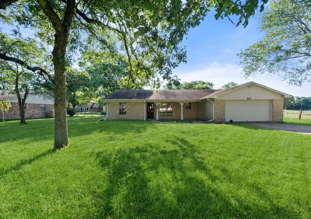 Photo 36 of Single family home for sale at 824 Stardust Ln, Fairfield, TX 75840 | MLS# 21272225 | Listing updated on 2026-09-09
