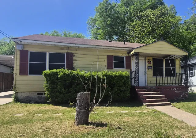 Photo 1 of Sale Pending at 335 Avenue J, Dallas, TX 75203 | MLS# 21249059 | Listing updated on 2026-09-11