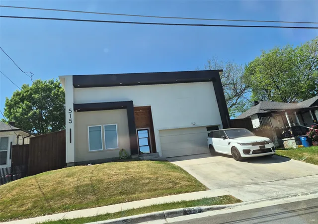 Photo 3 of Sale Pending at 335 Avenue J, Dallas, TX 75203 | MLS# 21249059 | Listing updated on 2026-09-11