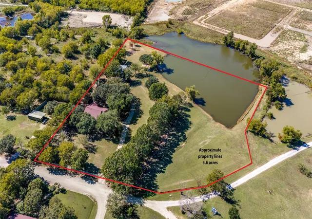 Photo 2 of Sale Pending at 5547 Woodland Hills Dr, Denton, TX 76208 | MLS# 21274096 | Listing updated on 2026-09-18