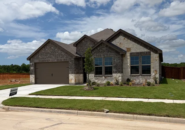 Photo 2 of Single family home for sale at 2003 Reveille Wy, Terrell, TX 75160 | MLS# 21274233 | Listing updated on 2026-10-04