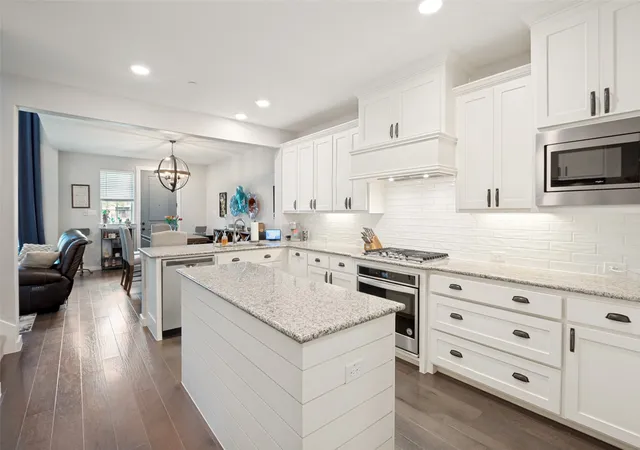 Photo 3 of Townhouse for sale at 669 Trail Side Dr, Lewisville, TX 75067 | MLS# 21271214 | Listing updated on 2026-09-14