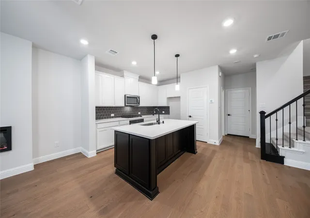 Photo 2 of Townhouse for sale at 7864 Manilla Dr, Rowlett, TX 75088 | MLS# 21274526 | Listing updated on 2026-09-13