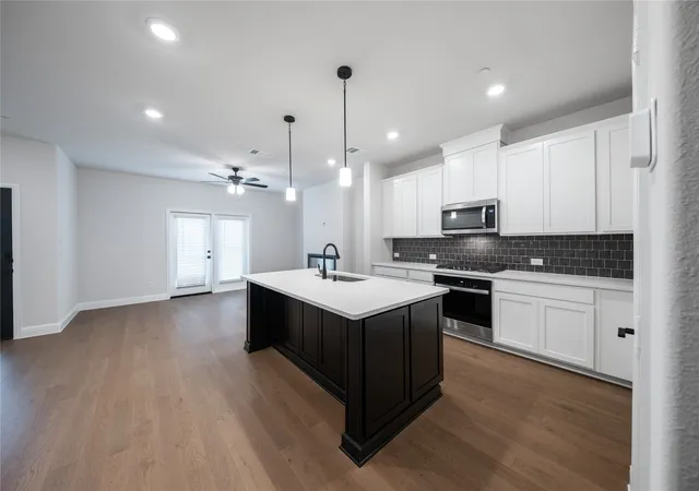 Photo 3 of Townhouse for sale at 7864 Manilla Dr, Rowlett, TX 75088 | MLS# 21274526 | Listing updated on 2026-09-13