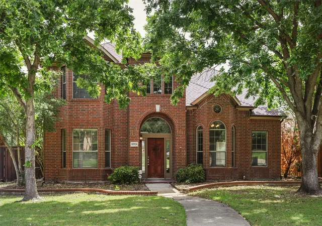 Photo 1 of Single family home for sale at 10924 Coralberry Dr, Frisco, TX 75033 | MLS# 21147295 | Listing updated on 2026-09-10