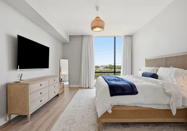 Photo 3 of Condo for sale at 5656 N Central Expy #406, Dallas, TX 75206 | MLS# 21269871 | Listing updated on 2026-09-16