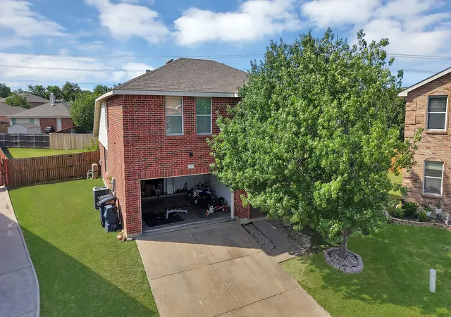 Photo 2 of Single family home for sale at 5317 Riverflat Ct, Fort Worth, TX 76179 | MLS# 21274594 | Listing updated on 2026-09-08
