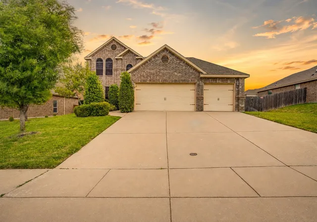 Photo 1 of Single family home for sale at 1537 Silverstone Dr, Weatherford, TX 76087 | MLS# 21274219 | Listing updated on 2026-09-13