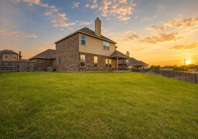 Photo 2 of Single family home for sale at 1537 Silverstone Dr, Weatherford, TX 76087 | MLS# 21274219 | Listing updated on 2026-09-13