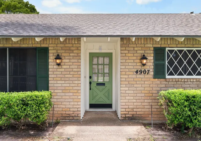 Photo 3 of Single family home for sale at 4907 Lake Englewood Dr, Waco, TX 76710 | MLS# 21273909 | Listing updated on 2026-10-05