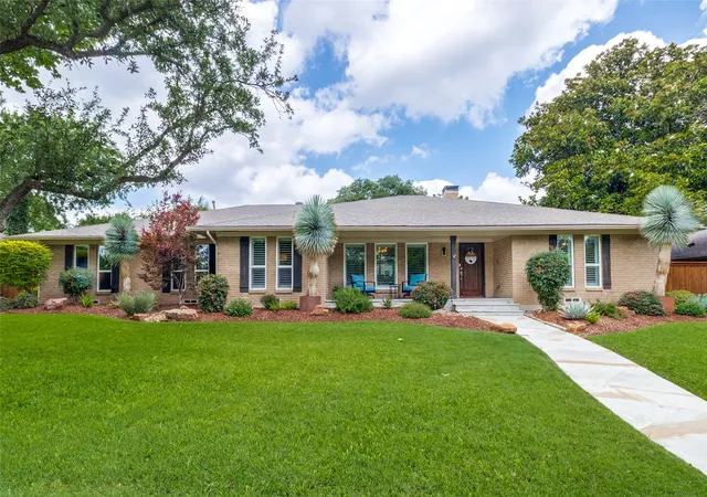 Photo 1 of Sale Pending at 14952 Knollview Dr, Dallas, TX 75248 | MLS# 21274590 | Listing updated on 2026-09-11