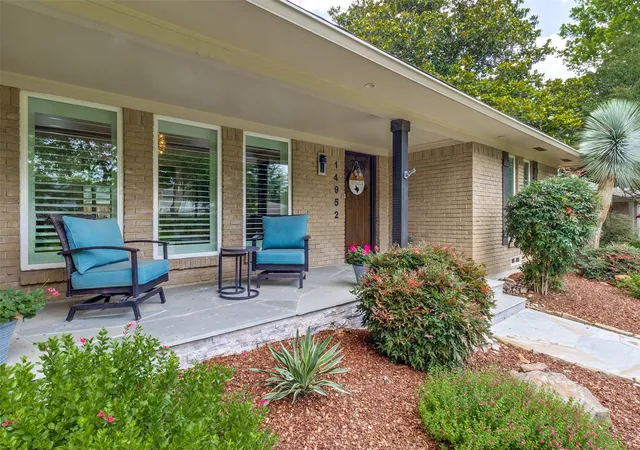 Photo 3 of Sale Pending at 14952 Knollview Dr, Dallas, TX 75248 | MLS# 21274590 | Listing updated on 2026-09-11