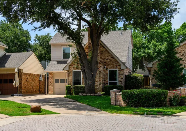 Photo 2 of Single family home for sale at 2848 Harbinger Ln, Dallas, TX 75287 | MLS# 21275392 | Listing updated on 2026-09-26