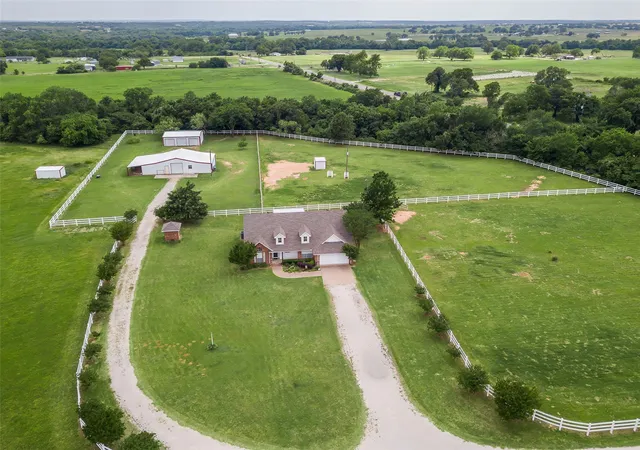 Photo 2 of Sale Pending at 2113 Fm 2123, Paradise, TX 76073 | MLS# 21275502 | Listing updated on 2026-09-13