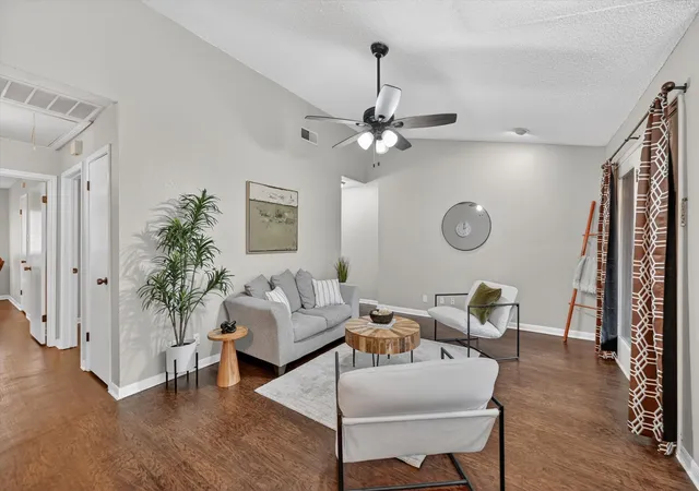 Photo 1 of Condo for sale at 1200 Harwell Dr #1924, Arlington, TX 76011 | MLS# 21270803 | Listing updated on 2026-09-09