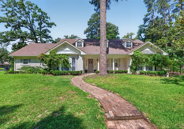 Photo 2 of Single family home for sale at 634 Balmoral Dr, Shreveport, LA 71106 | MLS# 21266389 | Listing updated on 2026-09-12