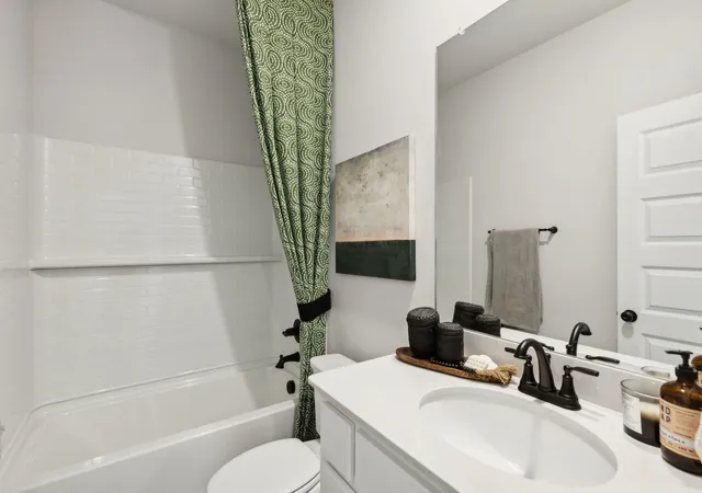 Photo 4 of Sale Pending at 611 Forest Haven Dr, Van Alstyne, TX 75495 | MLS# 21275731 | Listing updated on 2026-09-28